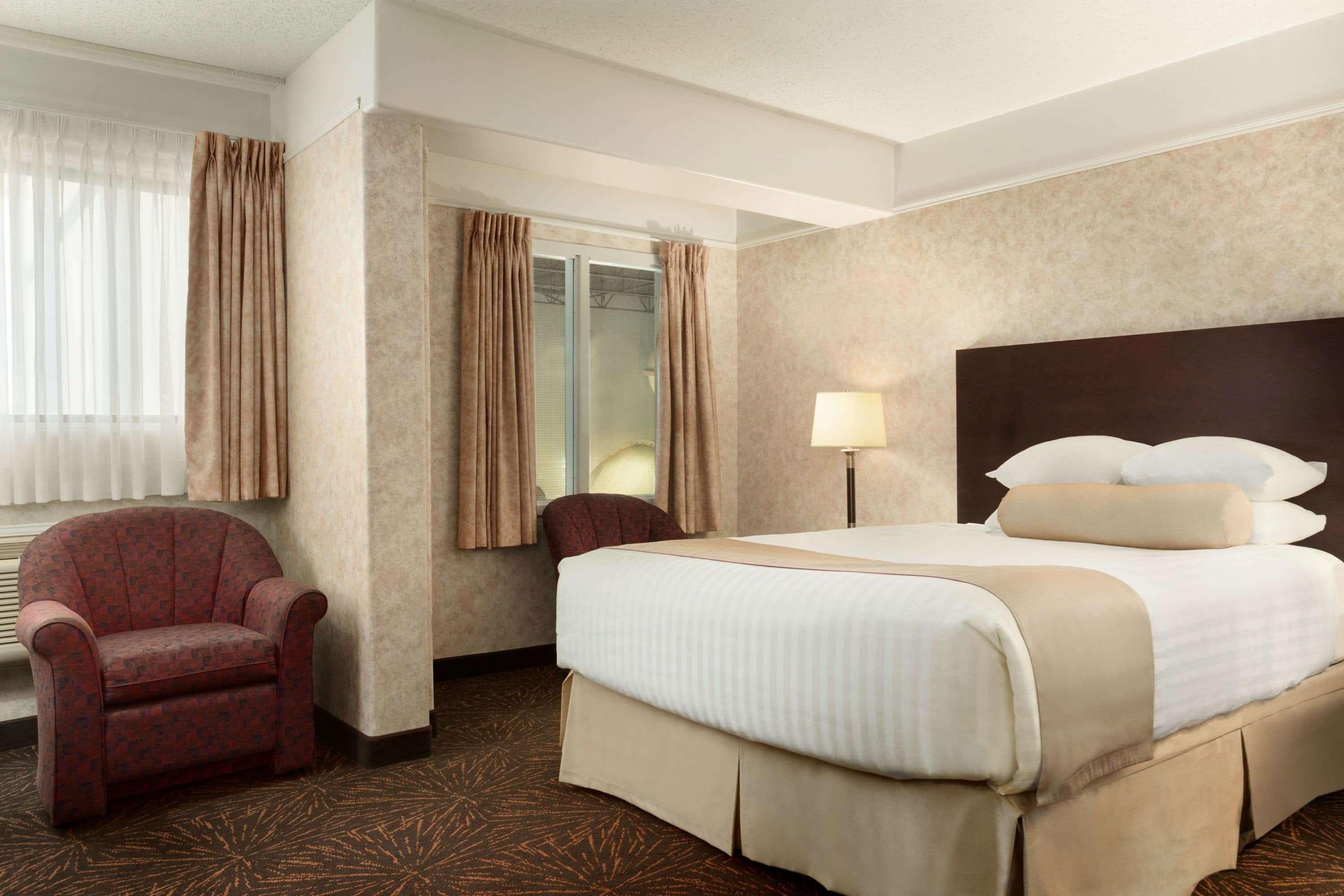 Travelodge By Wyndham Ллойдминстер Экстерьер фото