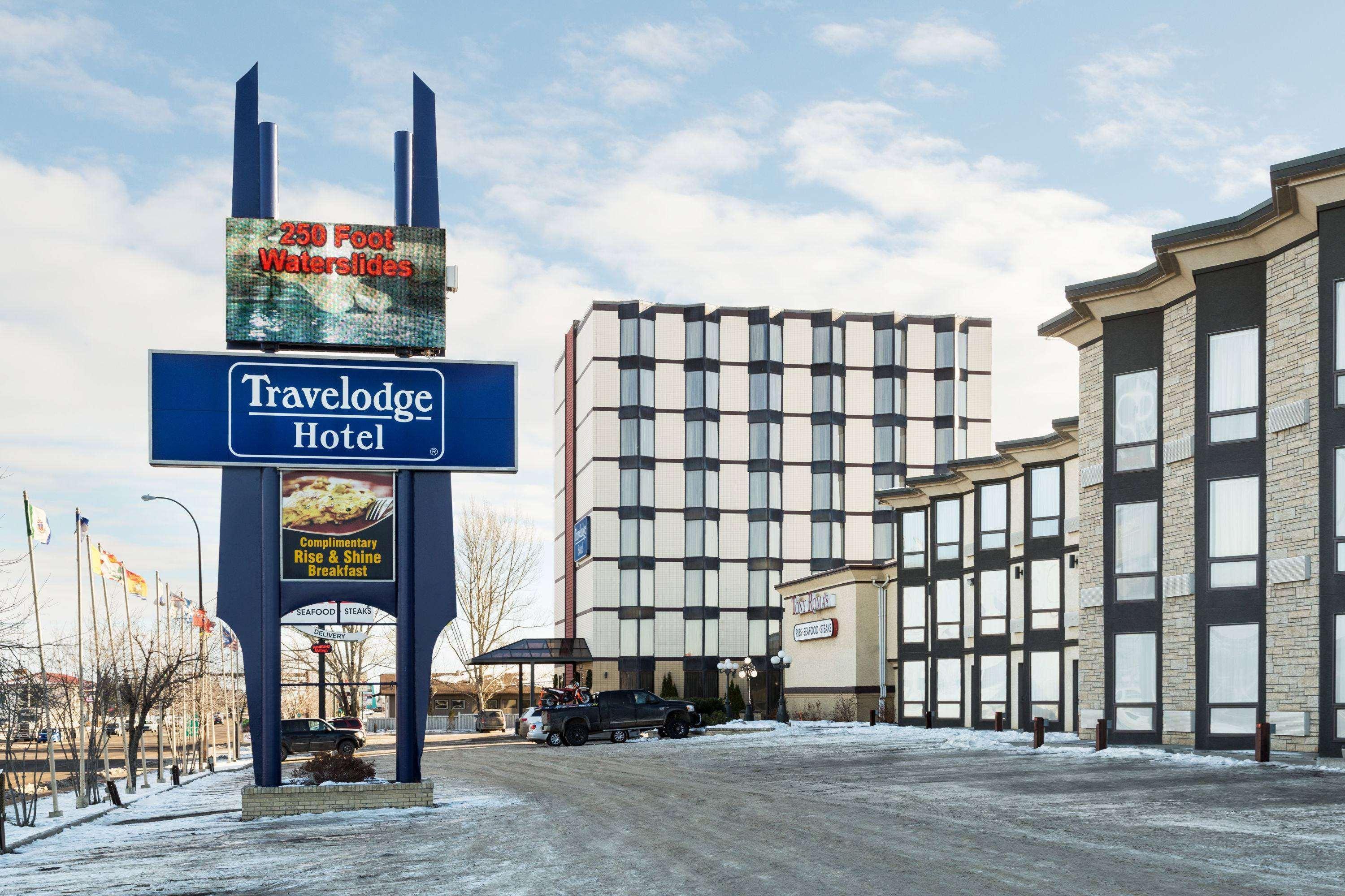 Travelodge By Wyndham Ллойдминстер Экстерьер фото
